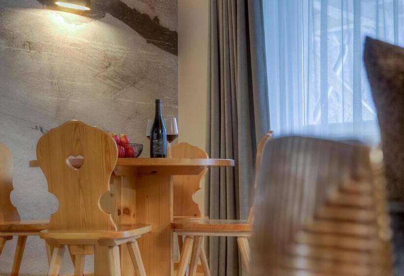 2 Bedrooms Apartment Mountain View, Eden Apartments