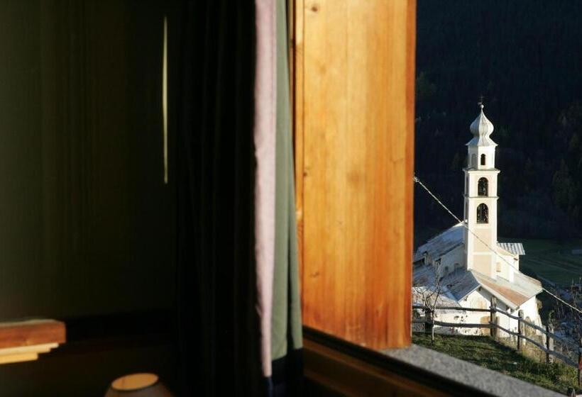 آپارتمان یک خوابه با دری مشترک که هال را جدا می کند., Agriturismo Raethia