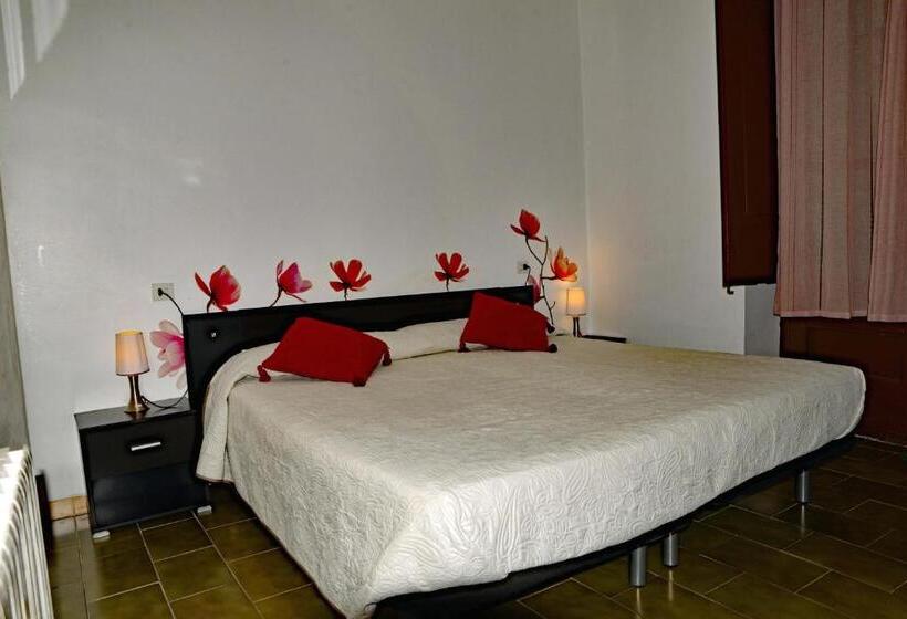 标准间, Pensión Borrás