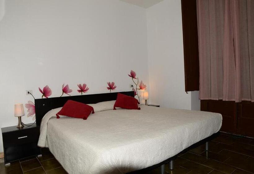 标准间, Pensión Borrás