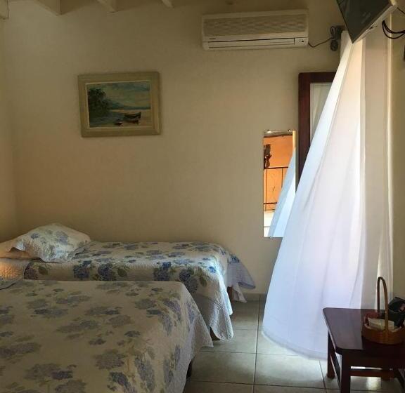 חדר סטנדרטי לשלושה עם נוף, Pousada Irmaos Do Mar