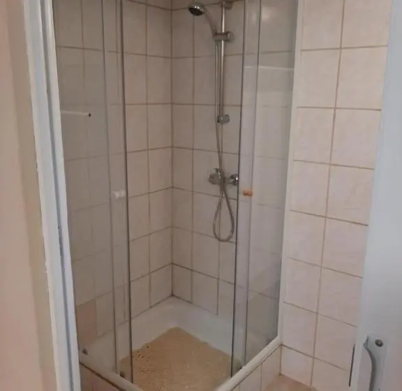 スタンダードルーム, Váradi Apartman