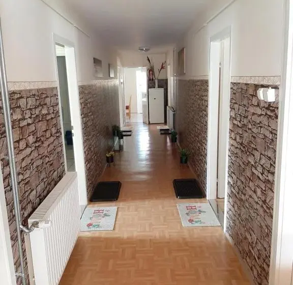 スタンダードトリプルルーム, Váradi Apartman