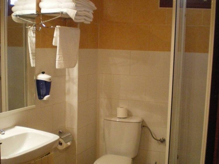 اتاق استاندارد سه تخته با سرویس بهداشتی مشترک, La Pensión Del Camino