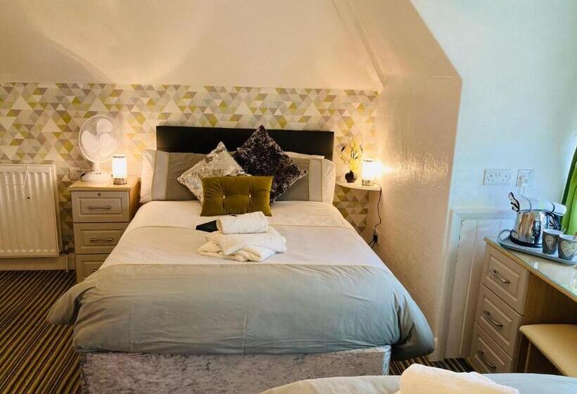 标准三人间, Fairfax