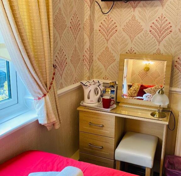 标准单人间, Fairfax