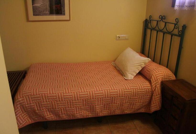 اتاق استاندارد یک نفره, Hostal San Pedro