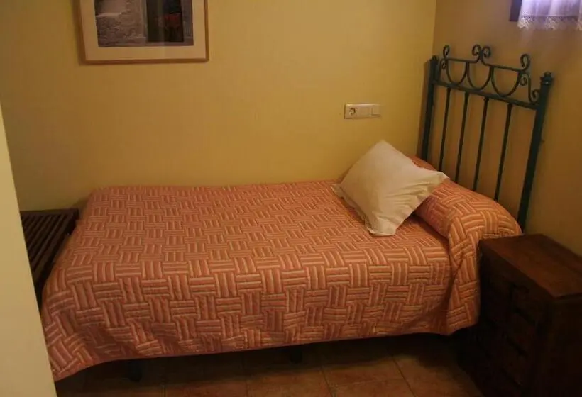 اتاق استاندارد یک نفره, Hostal San Pedro