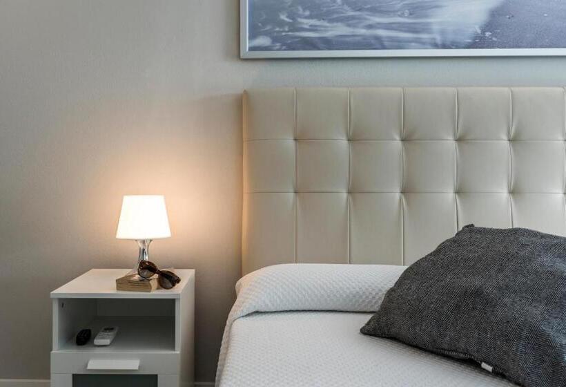 חדר אקונומי לארבעה, Lagos Village