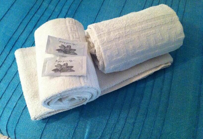 חדר אקונומי לארבעה, Lagos Village