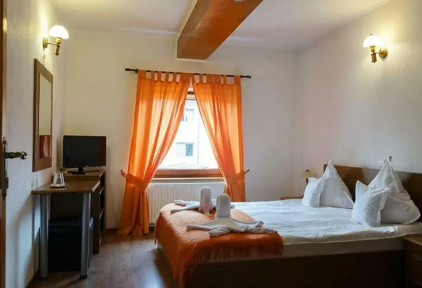 اتاق استاندارد, The Guesthouse