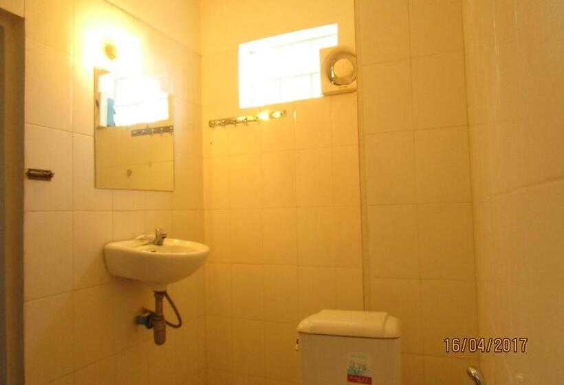 غرفة قياسية ثلاثية, Visal Sak Guesthouse