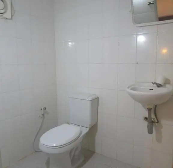 اتاق استاندارد سه نفره, Visal Sak Guesthouse