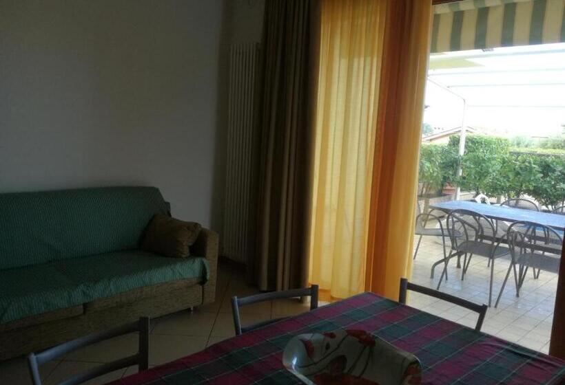 2 Bedrooms Apartment Lake View, Residenza Orchidee