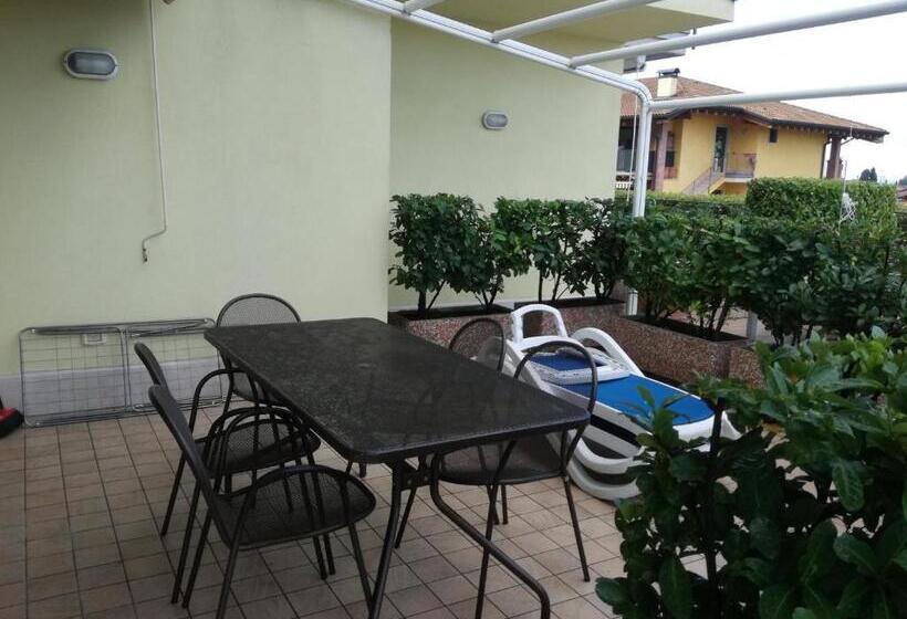 2 Bedrooms Apartment Lake View, Residenza Orchidee