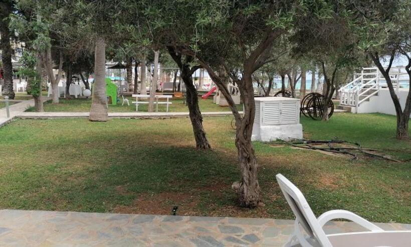 بانگلوی استاندارد با چشم‌انداز دریا, Simos Magic Beach Hotel Apts