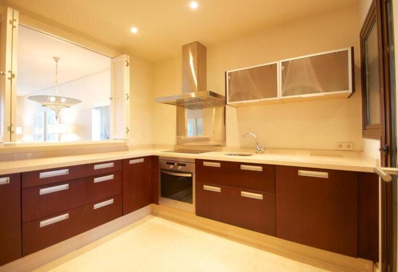 Апартаменты Deluxe 2 Спальни, Aparthotel Novo Resort