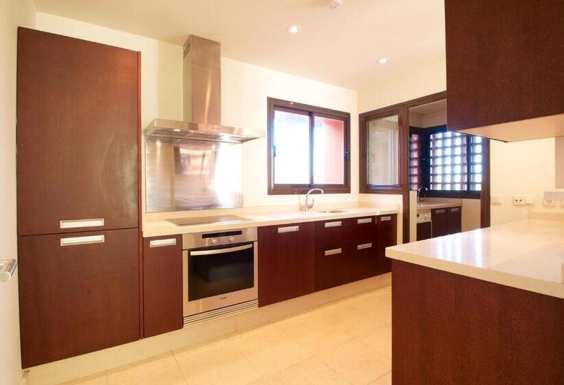 Апартаменты Deluxe 2 Спальни, Aparthotel Novo Resort