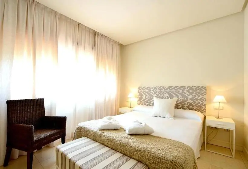 ３ベッドルームのデラックスアパートメント, Aparthotel Novo Resort