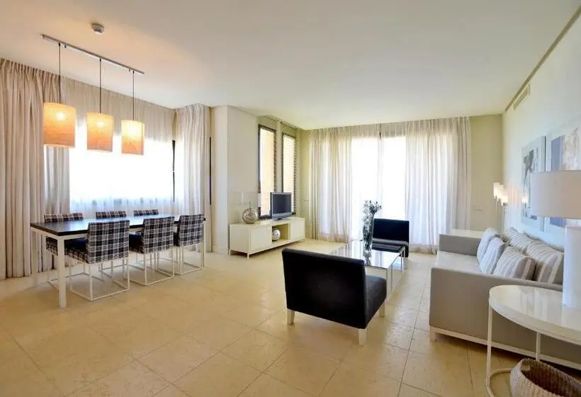 ３ベッドルームのデラックスアパートメント, Aparthotel Novo Resort