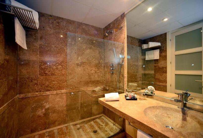 Апартаменты Deluxe 2 Спальни с Гидромассажем, Aparthotel Novo Resort