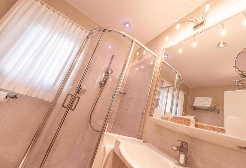Апартаменты 2 Спальни с Садом, Aparthotel Kastel Seiser Alm