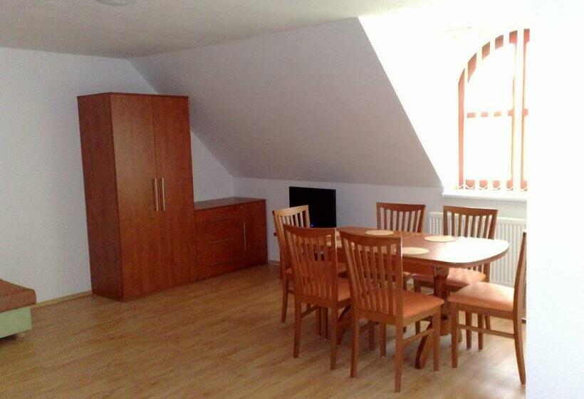 1ベッドルームドゥプレックスアパートメント, Ubytovani U Kulky