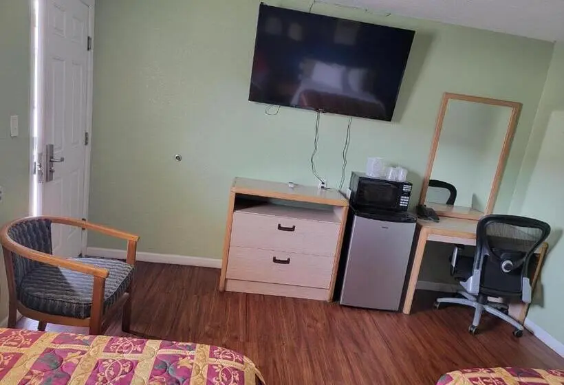 اتاق استاندارد, Plaza Motel