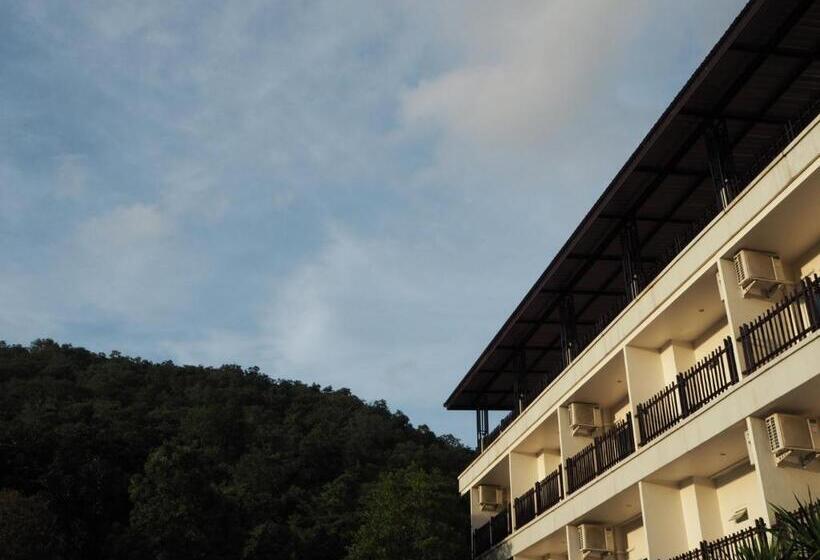 Camera Tripla Deluxe, Yura Kiri Resort Khao Yai