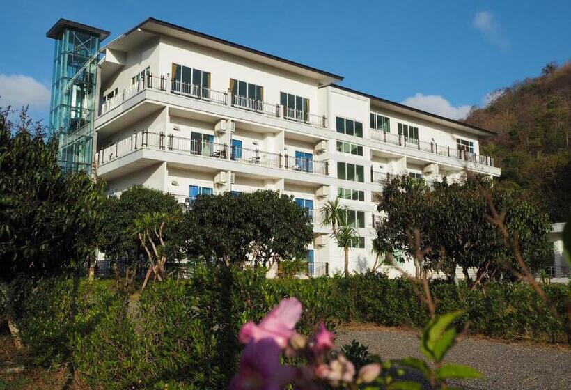 Camera Tripla Deluxe, Yura Kiri Resort Khao Yai