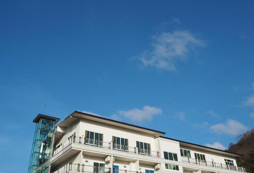 Camera Tripla Deluxe, Yura Kiri Resort Khao Yai