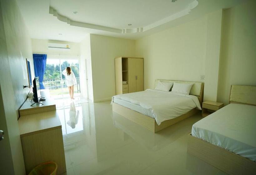 Camera Tripla Deluxe, Yura Kiri Resort Khao Yai