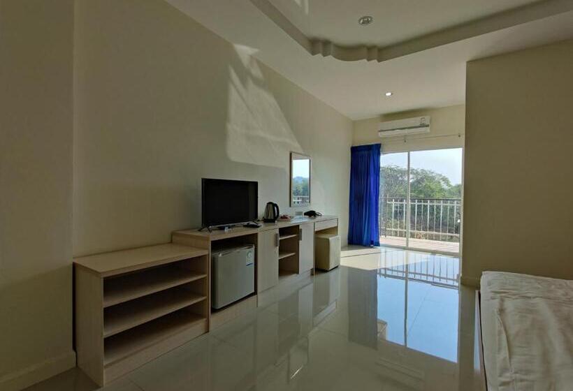 Camera Tripla Deluxe, Yura Kiri Resort Khao Yai