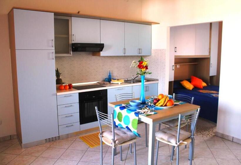 شقة غرفة واحدة, Airone Bianco Residence Village