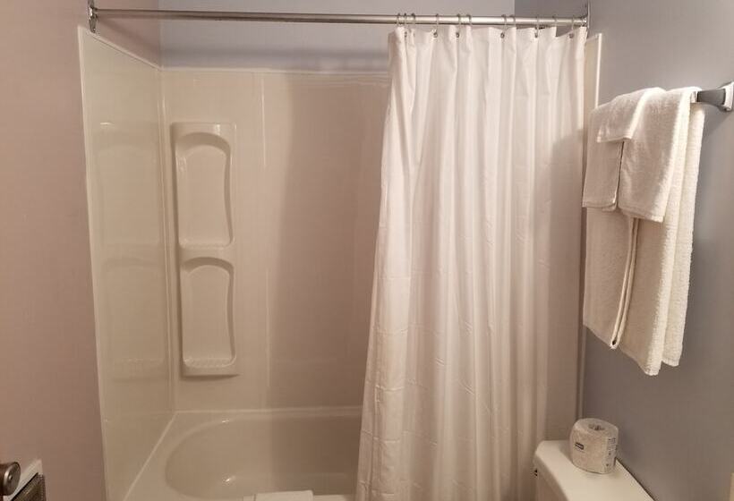 غرفة قياسية, Moosomin Country Squire Inn