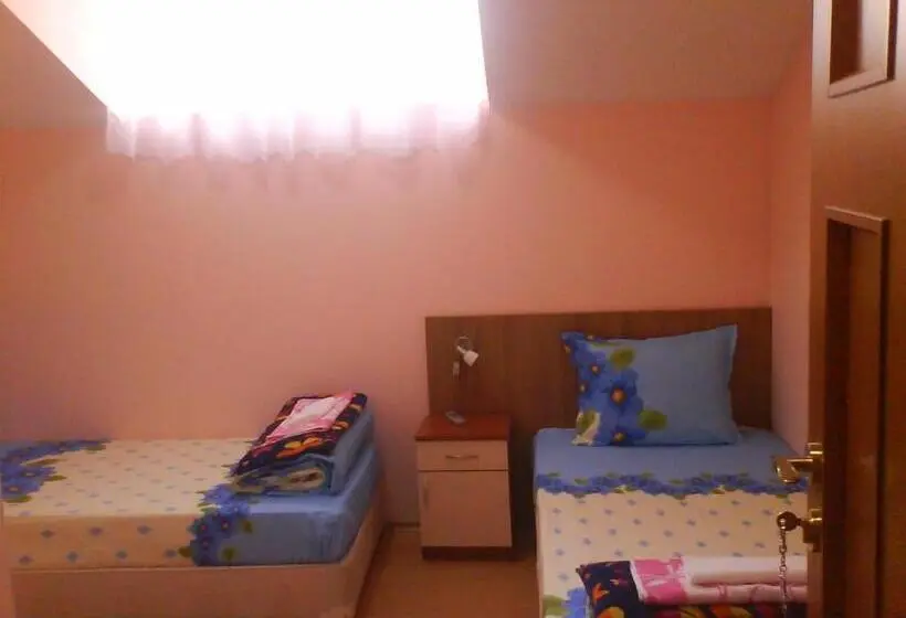 اتاق استاندارد, Aleks Guest House