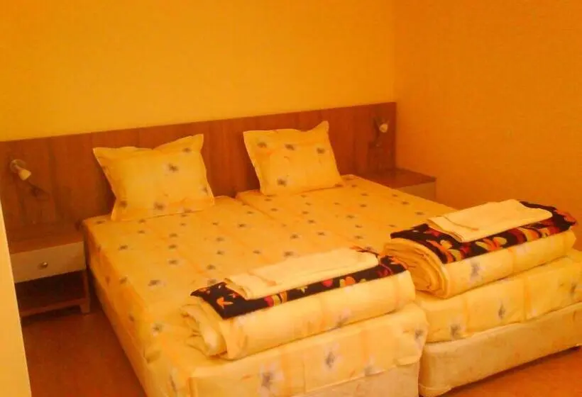اتاق استاندارد, Aleks Guest House