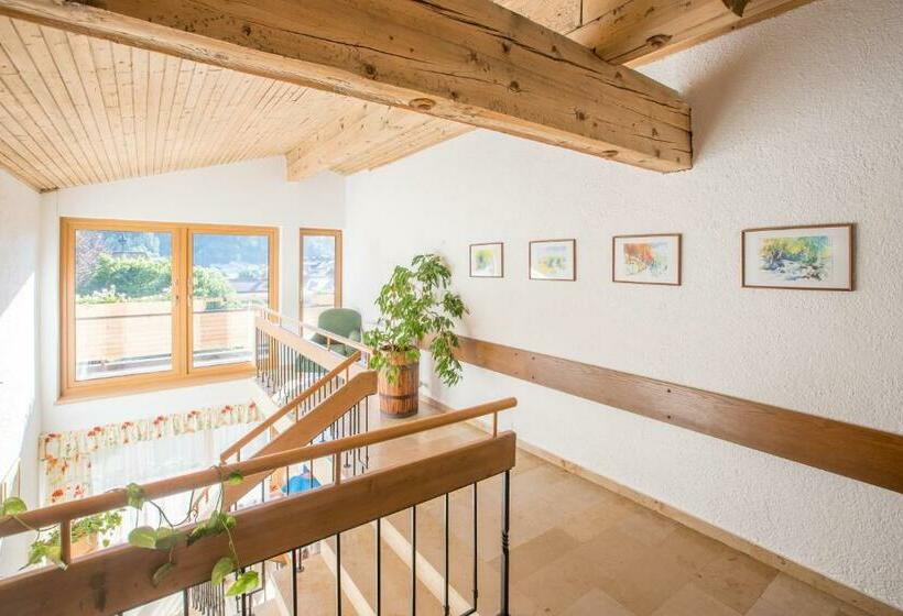 غرفة قياسية مزوَّدة بشُرفة, Pension Schusterkrämer