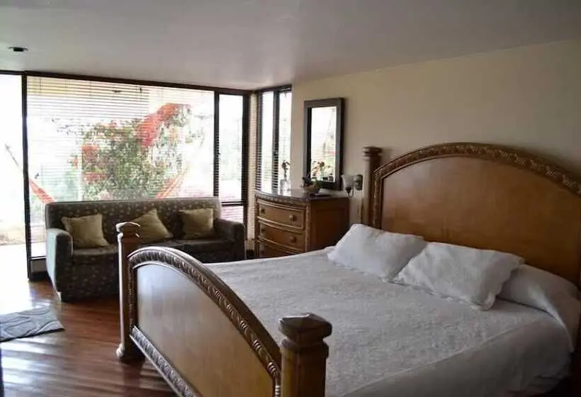 スイート, Miravalle Suites
