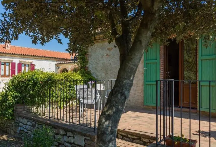 Juniorsviitti Parveke, Agriturismo Borghetto Il Montino