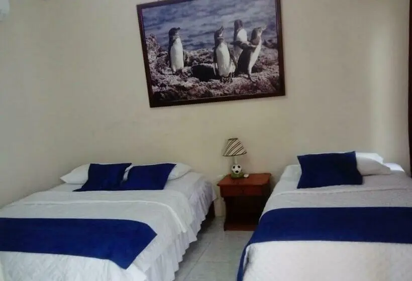 اتاق استاندارد سه نفره, Hostal Las Fragatas