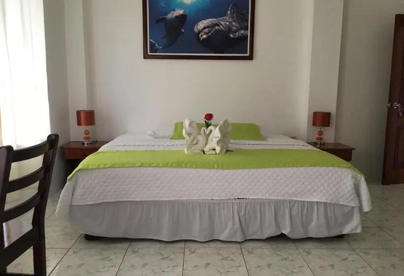 اتاق استاندارد چهار تخته, Hostal Las Fragatas