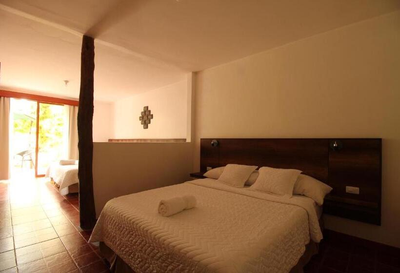 اتاق استاندارد سه نفره, Lava House Hostal
