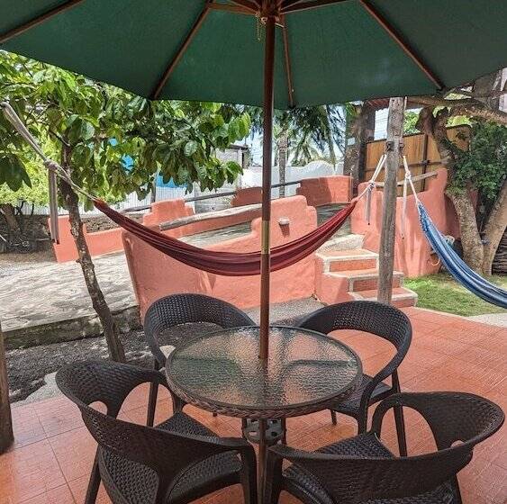 اتاق استاندارد, Lava House Hostal
