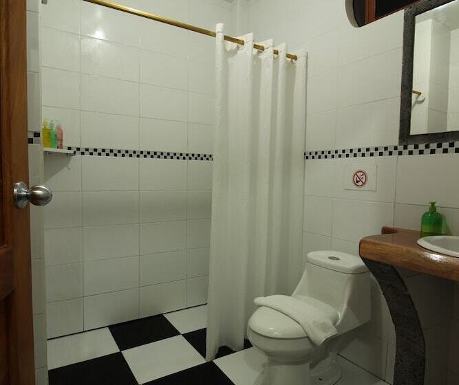 اتاق استاندارد, Lava House Hostal