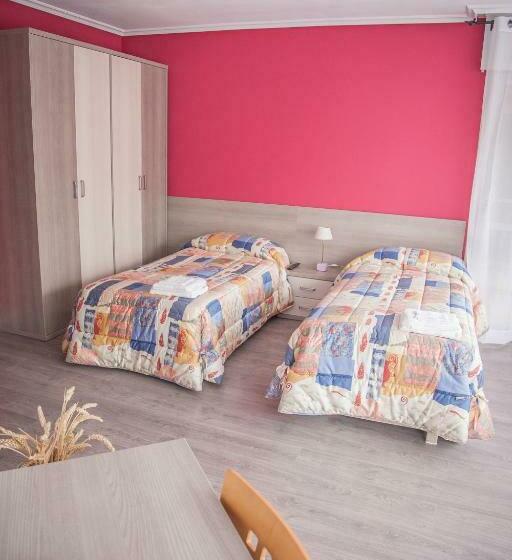 اتاق استاندارد با سرویس بهداشتی مشترک, Pensión Parque Del Ebro