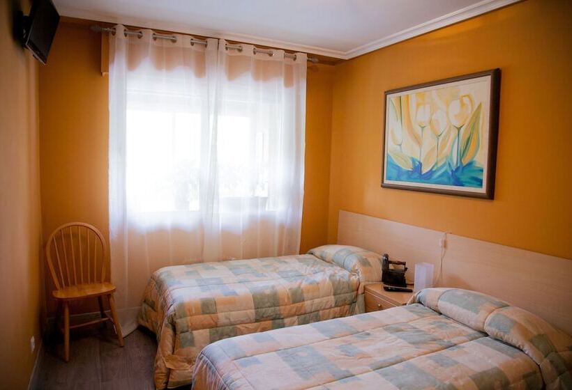 اتاق استاندارد با سرویس بهداشتی مشترک, Pensión Parque Del Ebro