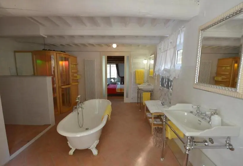 スイート, Villa Lucchesi