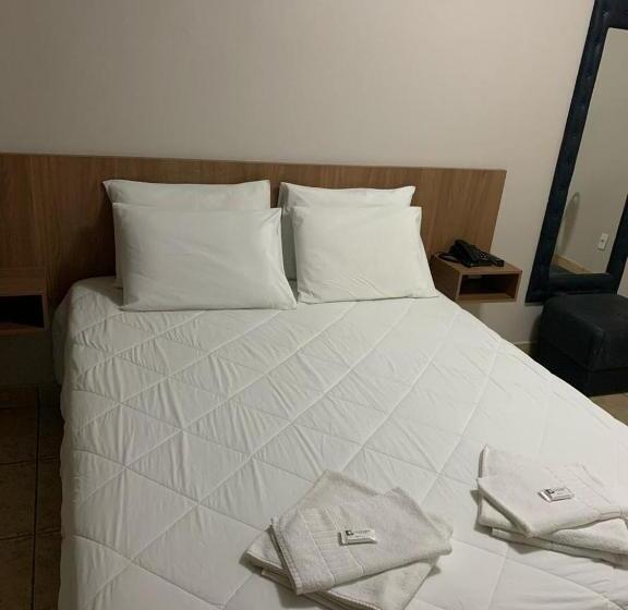 标准单人间, Gran Lord