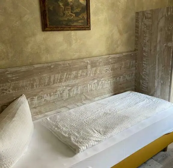 Standard Yhden Hengen Huone, Haus Kärnten